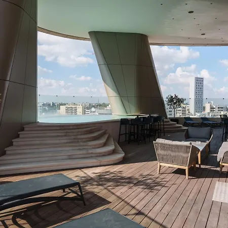 Center 2br Flat, 26th Floor View, Pool & Gym *