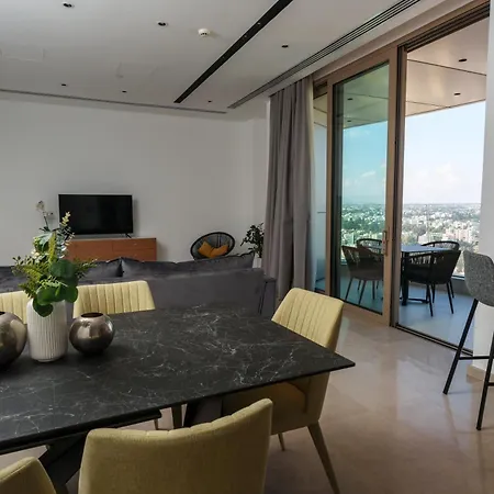 Apartment Center 2br Flat, 26th Floor View, Pool & Gym *