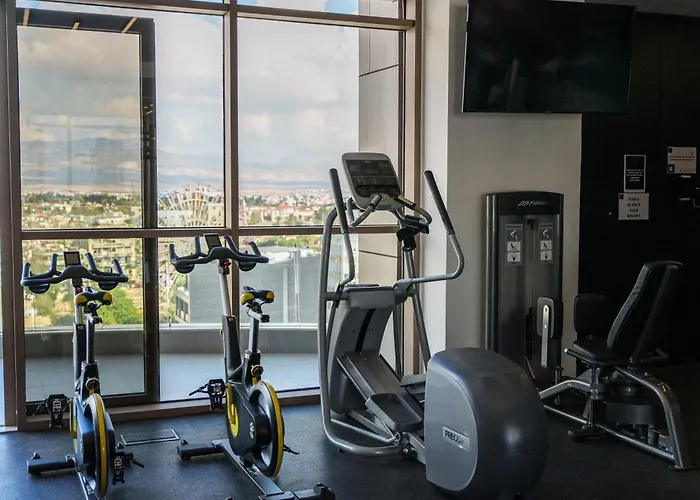 Lejlighed 360 Sky Residence, Gym & Pool - 26th Floor Nicosia